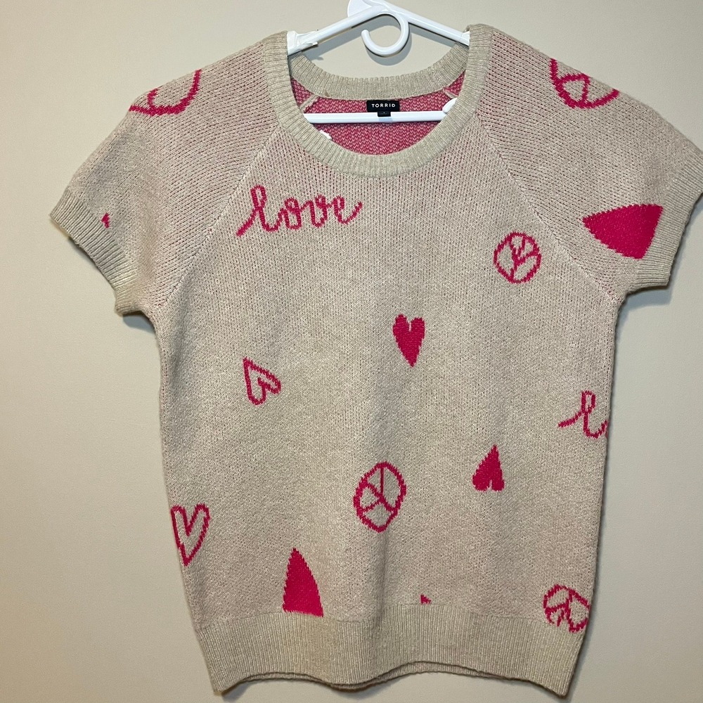 Torrid Size 1 Beige Pink Love Hearts Peace Short Sleeve Knit Sweater